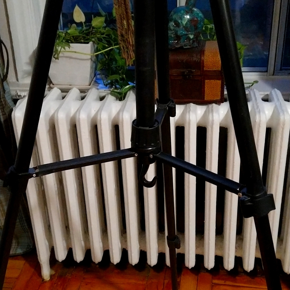 Tripod - Picture 5 of 8